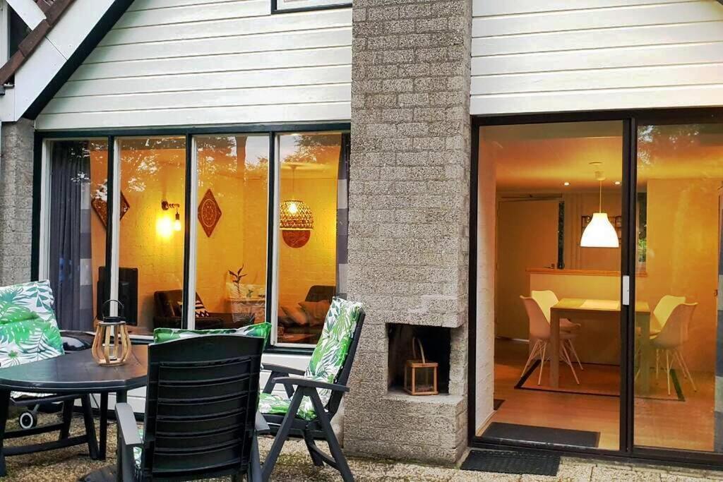 Ervaar Vredige Rust In Deze Charmante Knusse Bungalow Posterholt Esterno foto