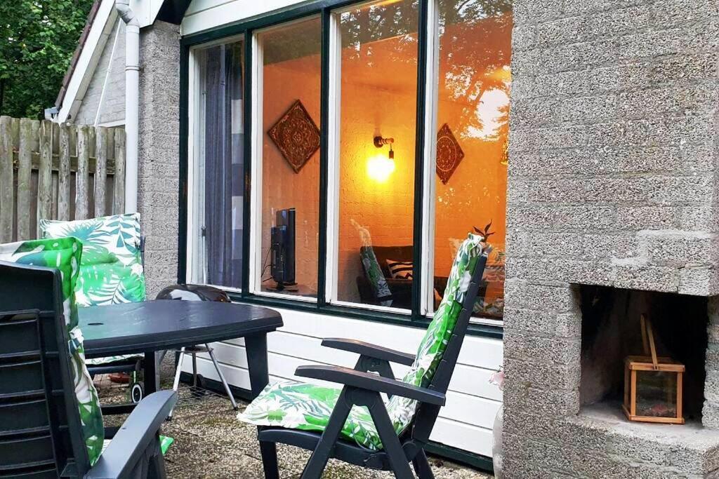 Ervaar Vredige Rust In Deze Charmante Knusse Bungalow Posterholt Esterno foto