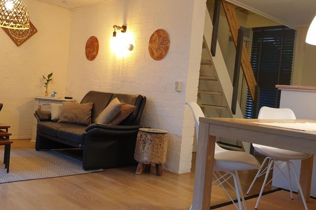 Ervaar Vredige Rust In Deze Charmante Knusse Bungalow Posterholt Esterno foto