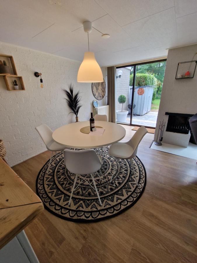 Ervaar Vredige Rust In Deze Charmante Knusse Bungalow Posterholt Esterno foto