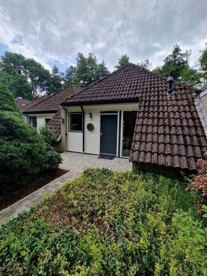 Ervaar Vredige Rust In Deze Charmante Knusse Bungalow Posterholt Esterno foto